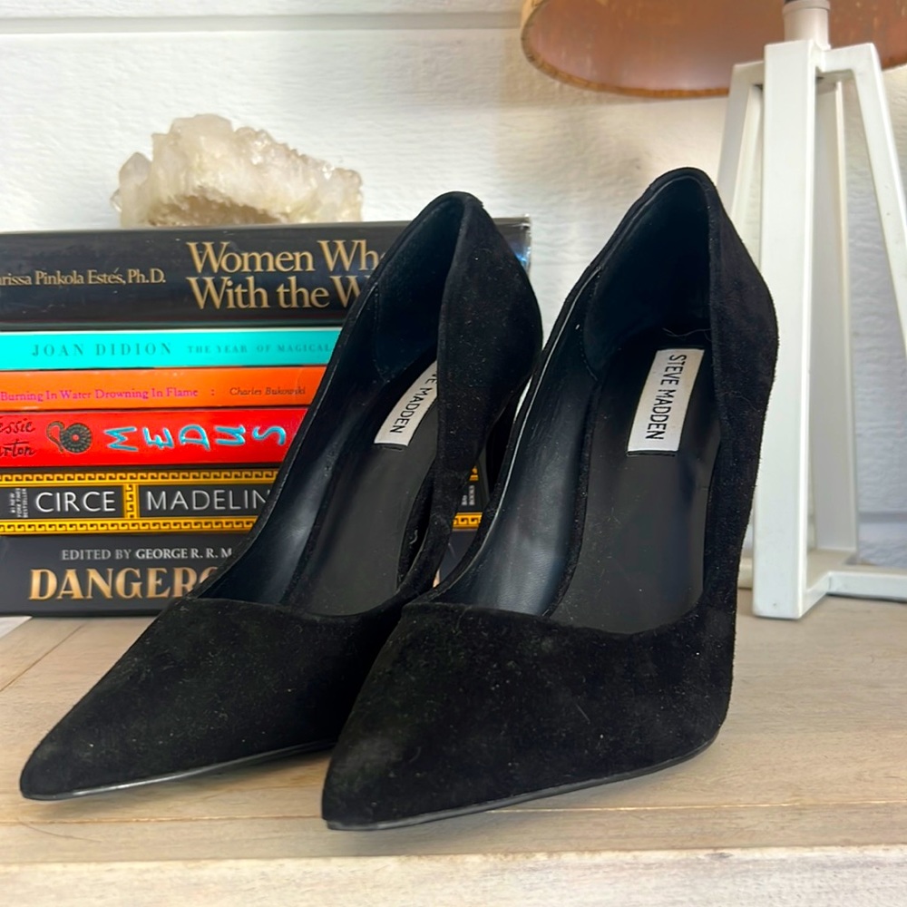 Steve Madden black suede 9